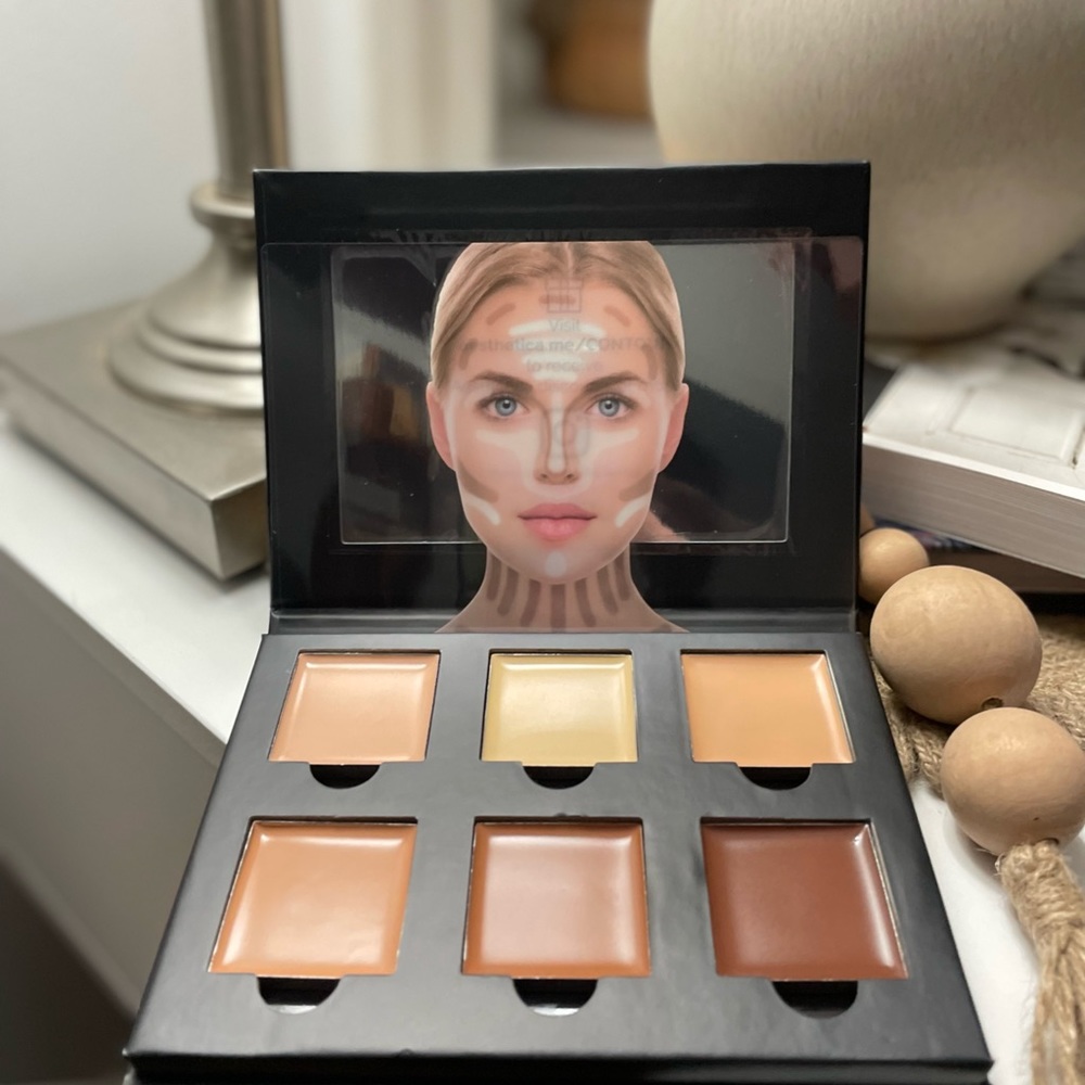 The Aesthetica Cream Contour Kit 💛BRAND NEW- NEVER USED💛